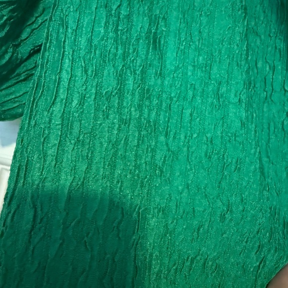 Green Two-Piece Set - Picture 2 of 2